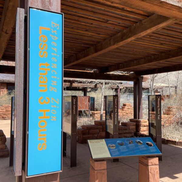 Not everyone knows where to start at @zionnps but they know how much time they have. These areas help visitors decide what to do based on duration. Brilliant! #ux #servicedesign #experiencedesign #environmentalgraphics @segddesign #wkbnch