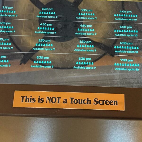 When everything is a touchscreen, ya hafta tell folx when it’s not a touchscreen. #interactiondesign #wkbnch