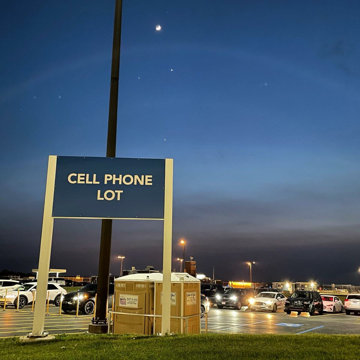 Airport cell phone lots another way mobile computing has transformed