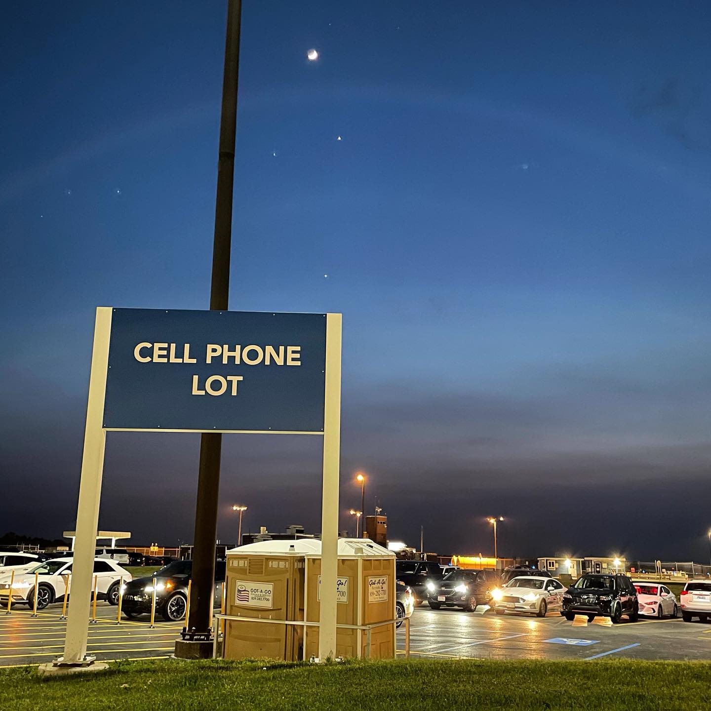 Airport cell phone lots: another way mobile computing has transformed our lives in unexpected ways. @cvgairport